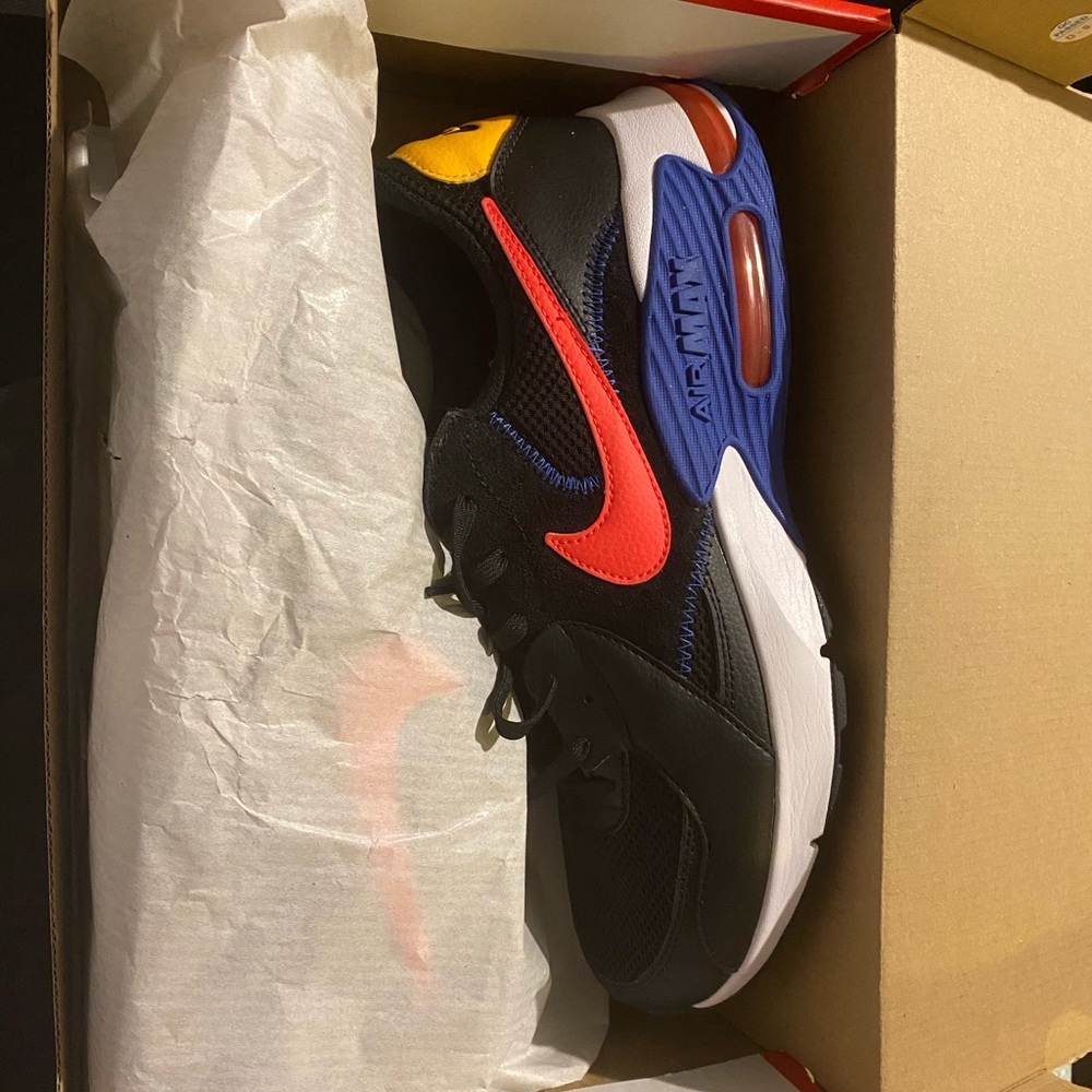 BrandNew 😃Nikes in box